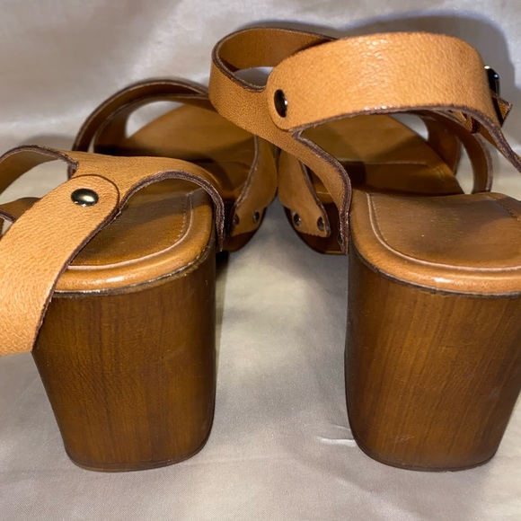 Size 7 (38) Women’s Brown Sandle - Picture 8 of 8